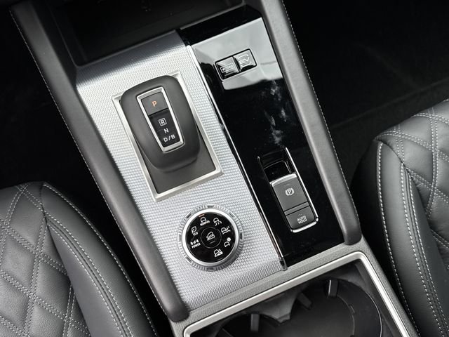 New 2026 Black Nissan Platinum image 19