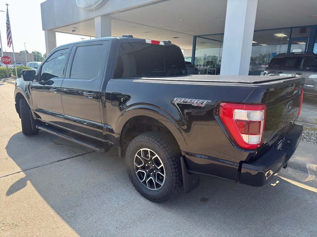 Used 2023 Agate Black Metallic Ford LARIAT image 10