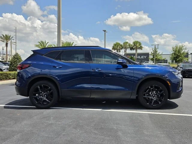 Used 2022 Blue Chevrolet LT image 7