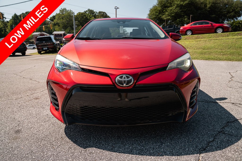 Used 2019 Barcelona Red Metallic Toyota SE image 2