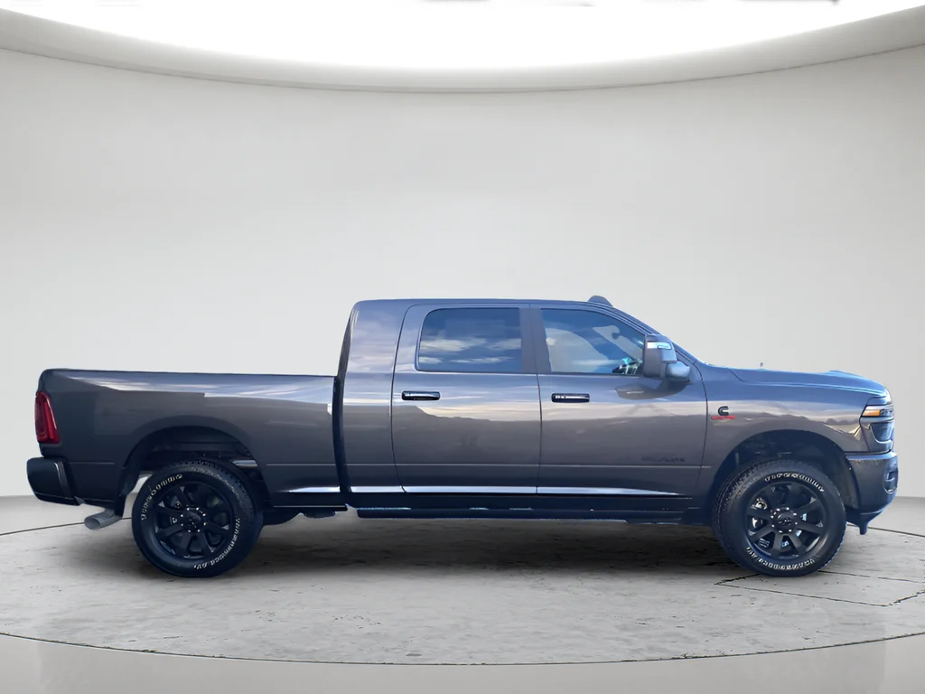 New 2026 Granite Crystal Metallic Clear-Coat Exterior Paint RAM Laramie image 6