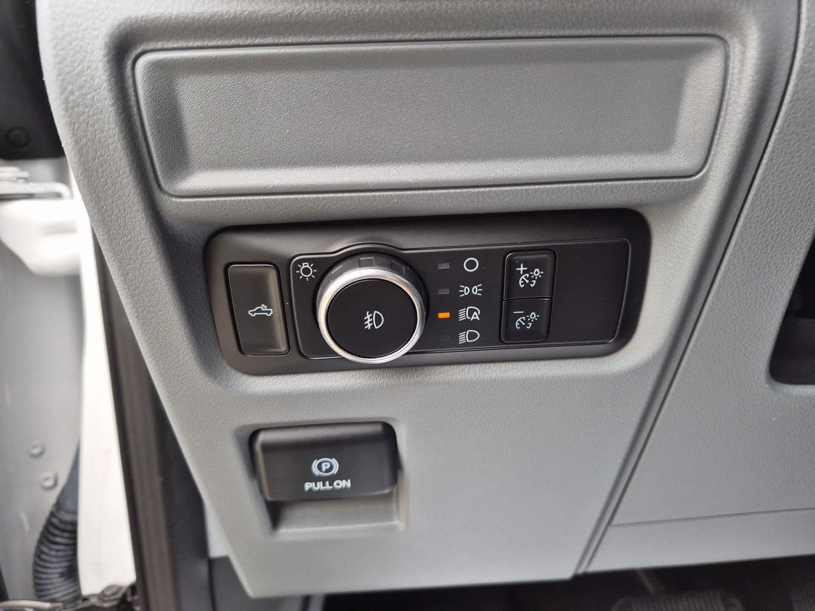 Used 2023 Oxford White Ford XLT image 15
