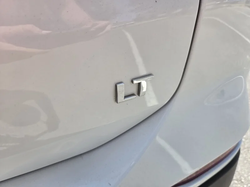 Used 2024 Summit White CHEVROLET LT image 14