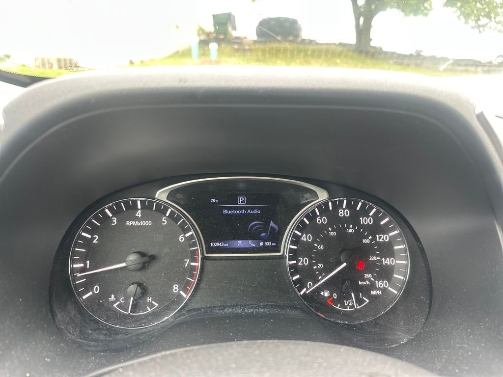 Used 2020 Black Nissan SL image 13
