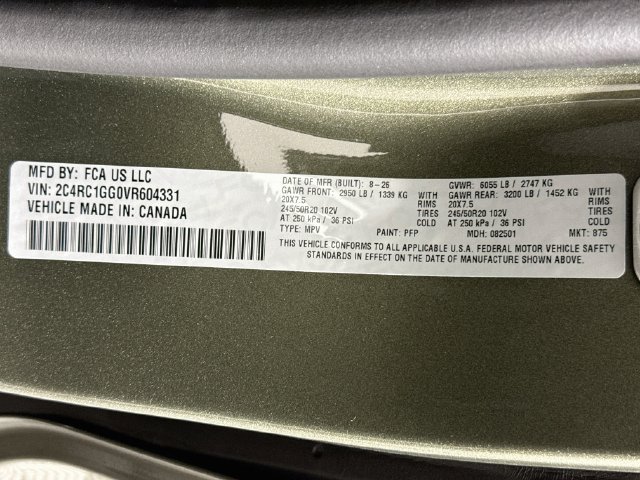 New 2027 Olive Green Pearl-Coat Paint Chrysler Limited image 32