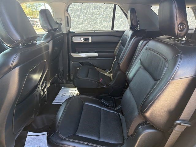 Used 2020 Black Metallic Ford Limited image 14
