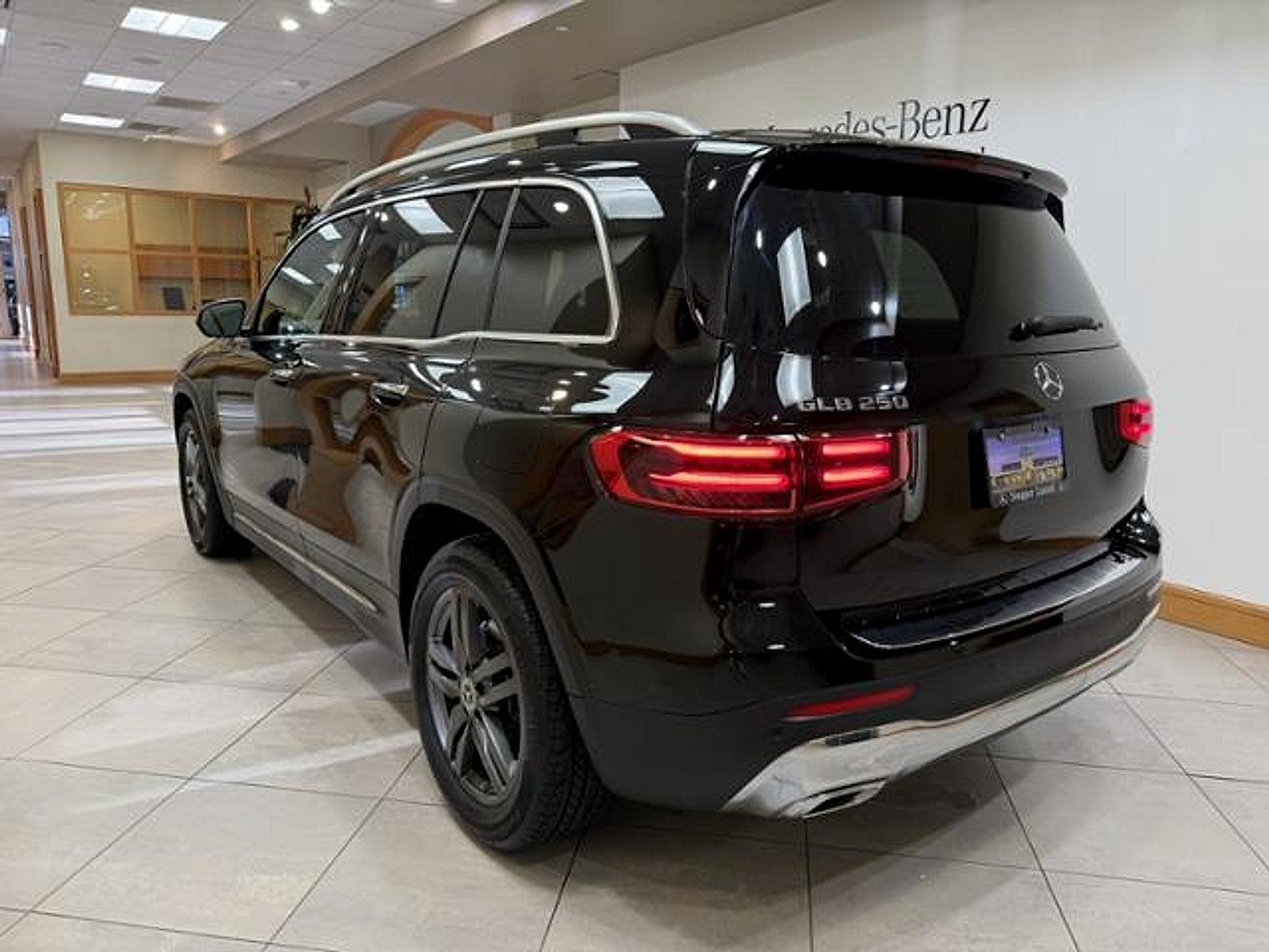Used 2025 Night Black Mercedes-Benz  image 3