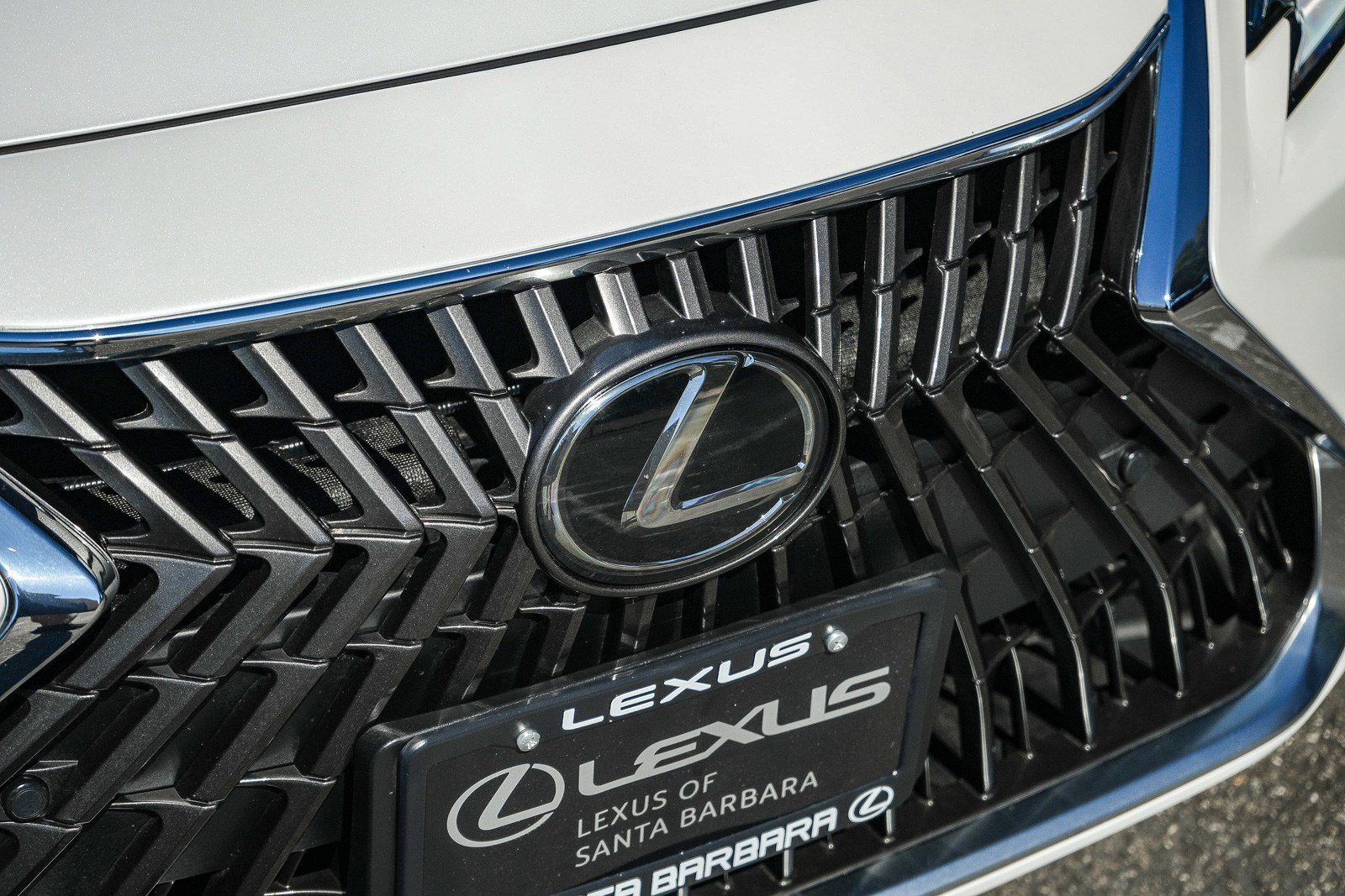 Certified Used 2025 Eminent White Pearl Lexus 300h image 9