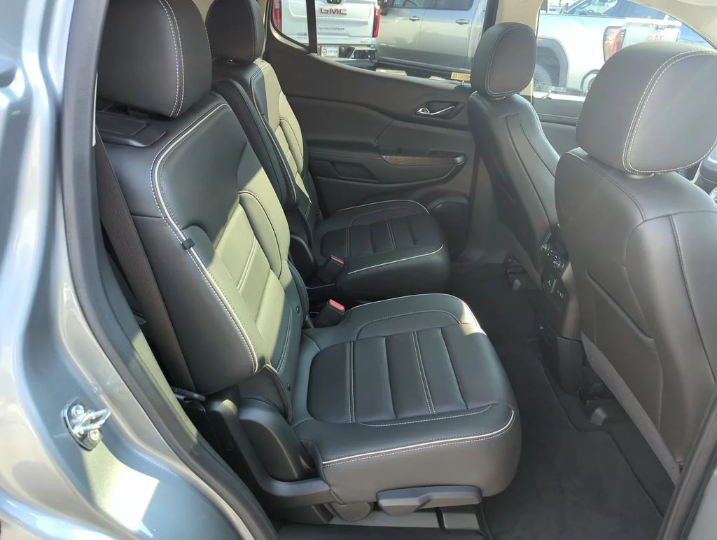 Used 2023 Silver GMC Denali image 33