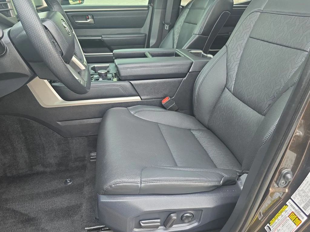 Used 2025  Toyota Limited image 17