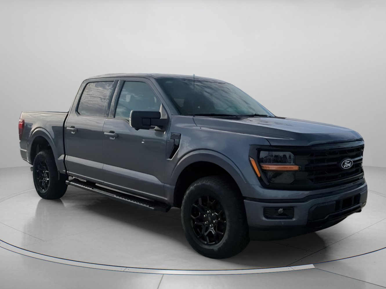 New 2026 Carbonized Gray Metallic Ford XLT image 32