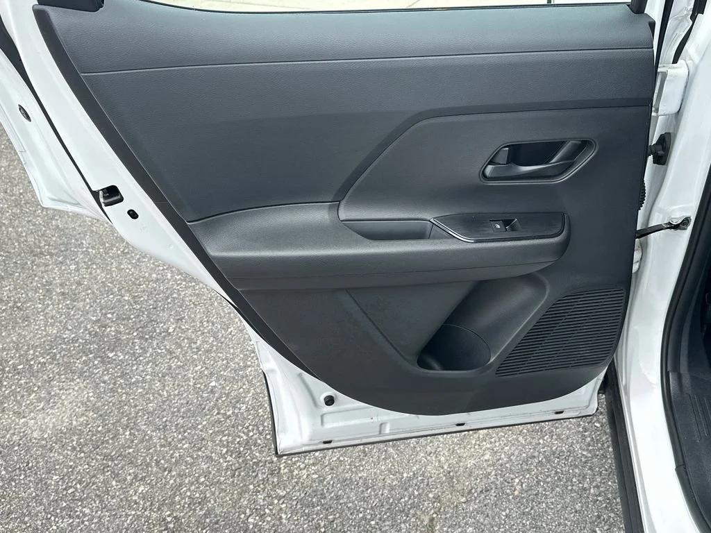 Used 2025 White Nissan S image 21