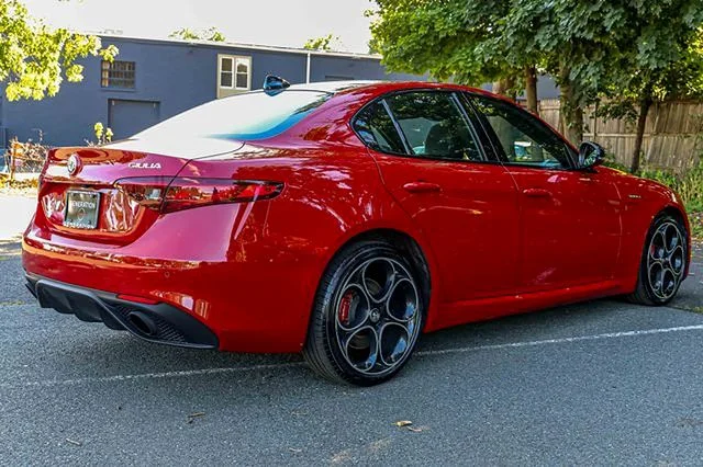 Used 2023  Alfa Romeo Veloce image 6