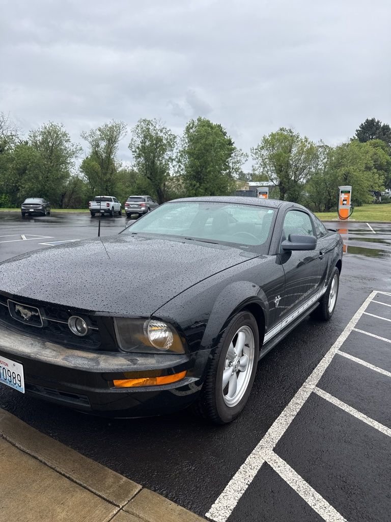 2009 Ford Mustang V6 Premium's photo