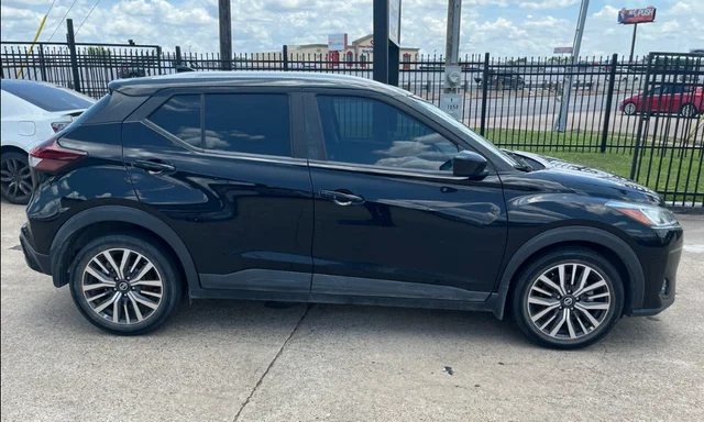Used 2021 Black Nissan SV image 6