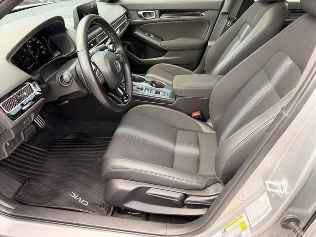 Used 2025  Honda Sport image 13