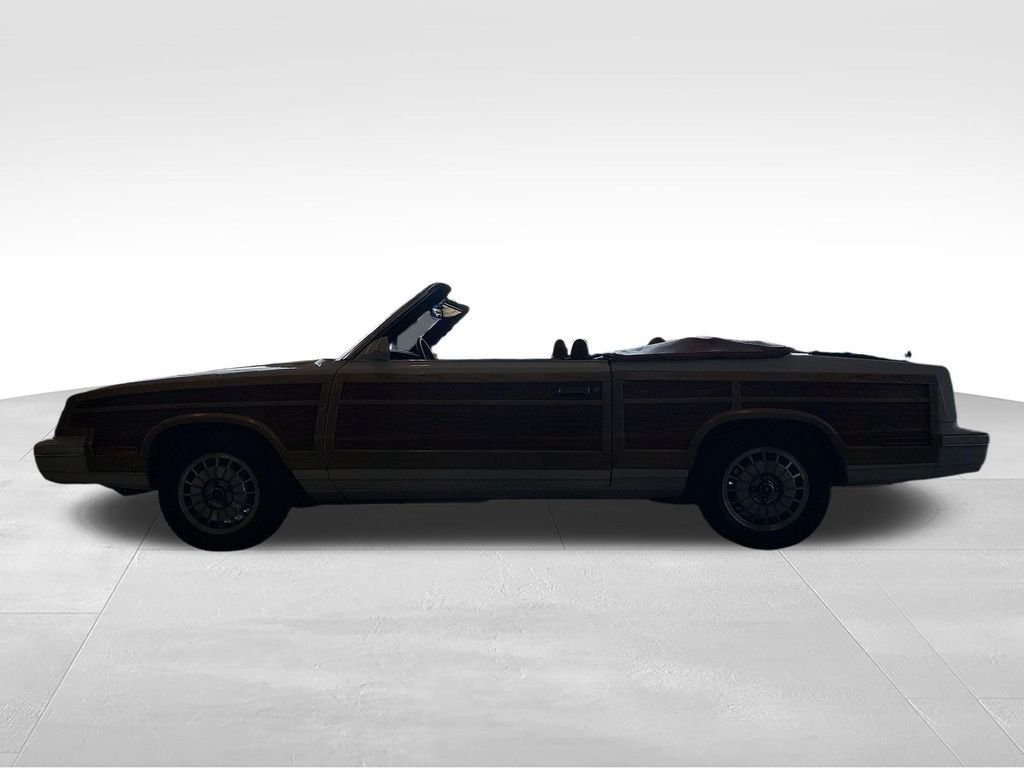 Used 1983 White Chrysler  image 2