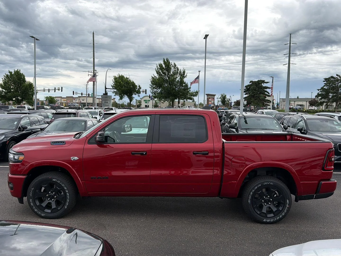 New 2026 Molten Red Pearl-Coat Exterior Paint RAM Big Horn image 4