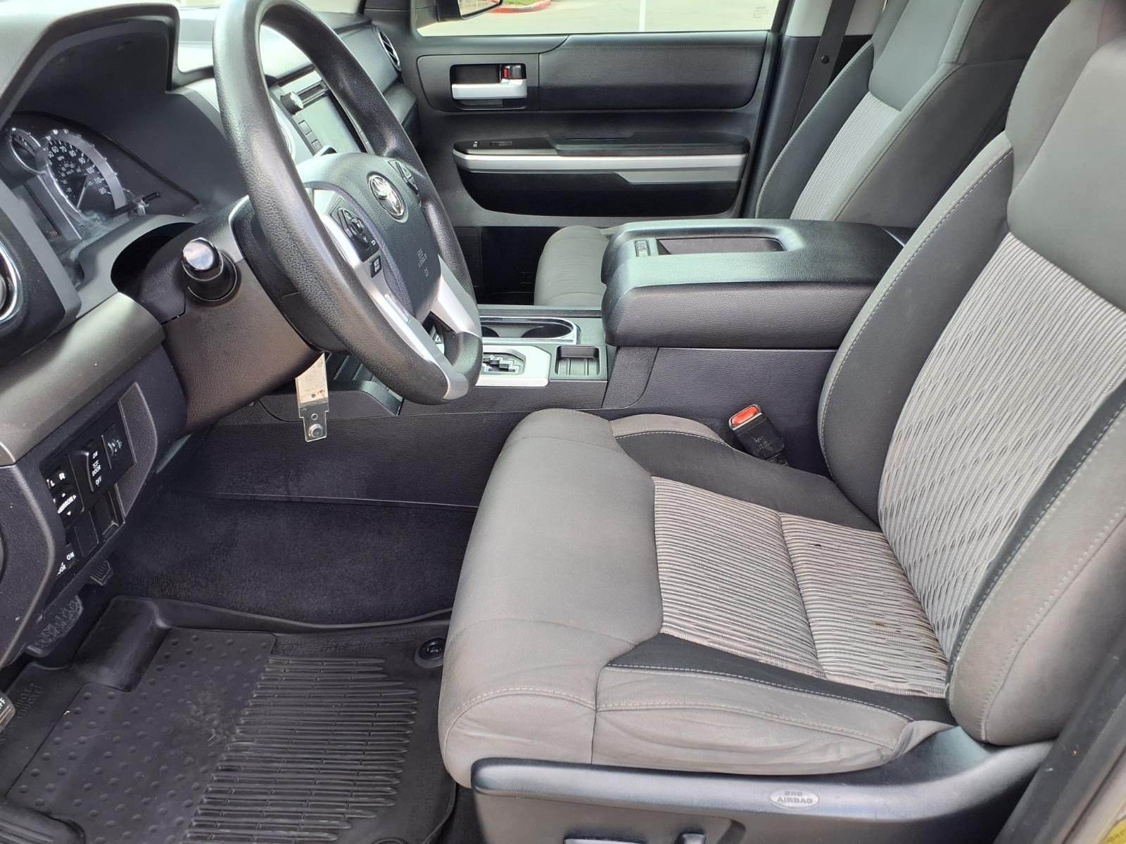 Used 2017 MAGNETIC GRAY MET Toyota SR5 image 13