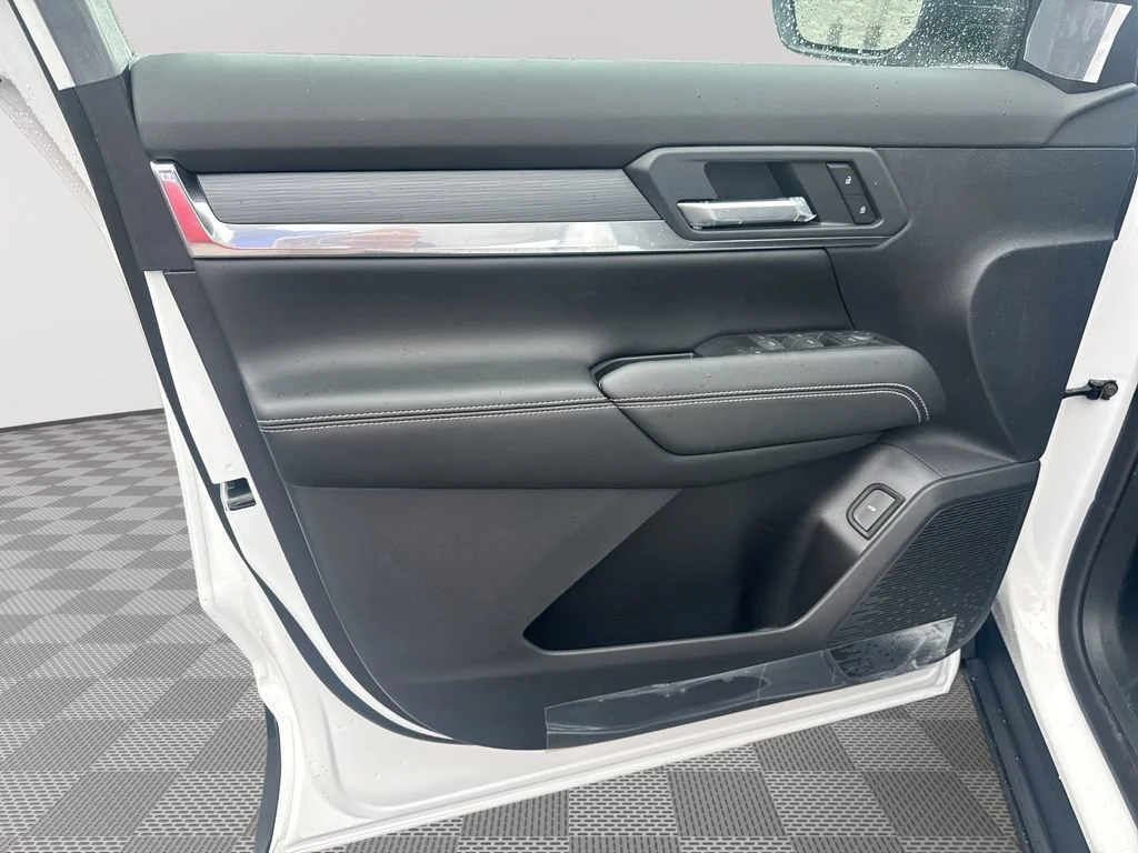 New 2027 Summit White GMC Elevation image 22