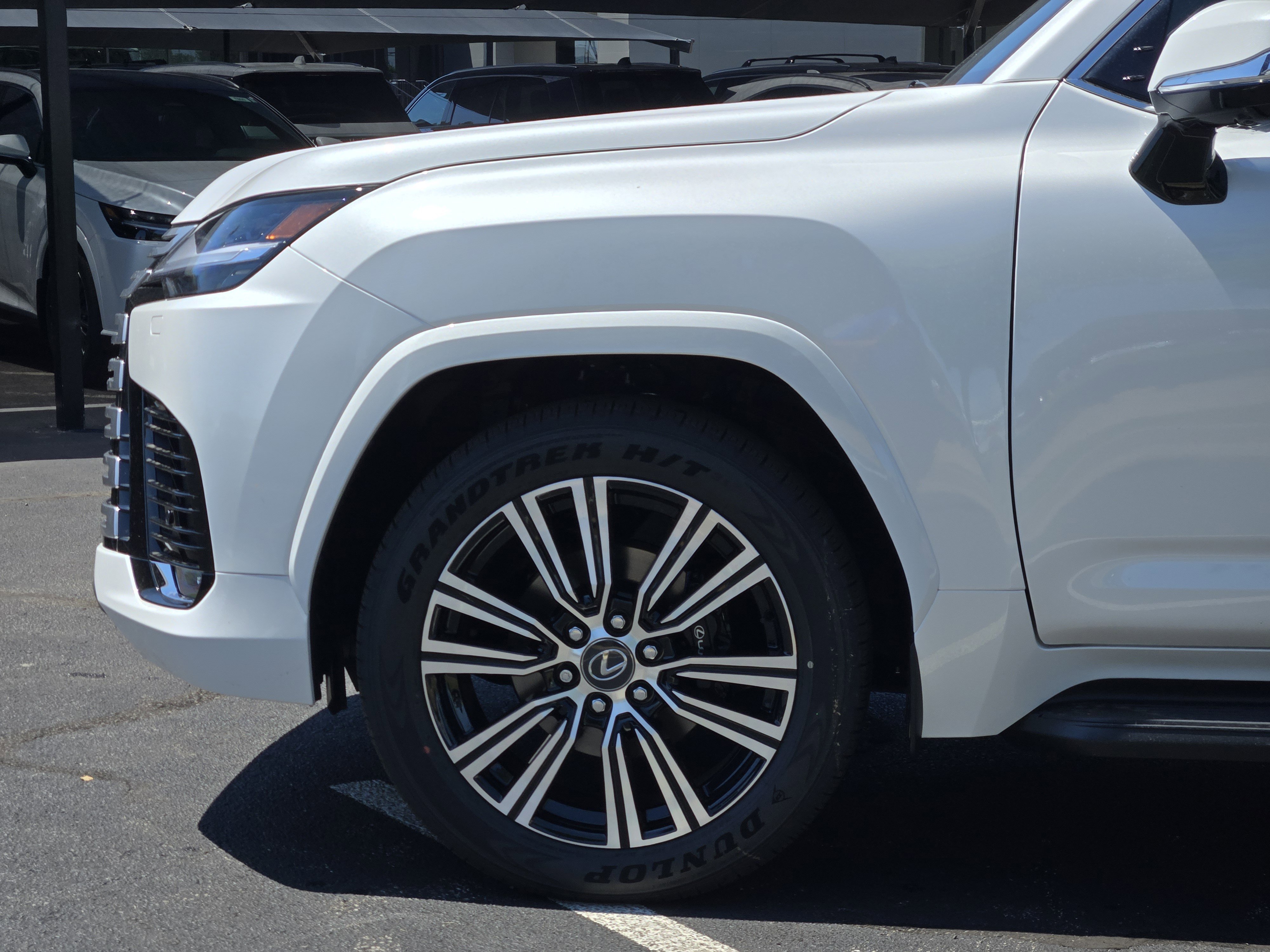 New 2026 Eminent White Pearl Lexus LUXURY image 5
