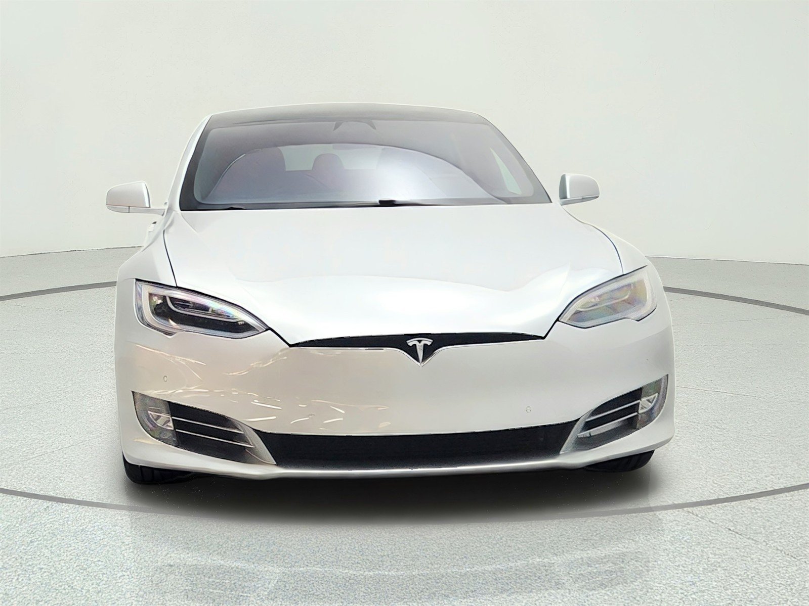 Used 2018 Silver Metallic Tesla 75D AWD image 2