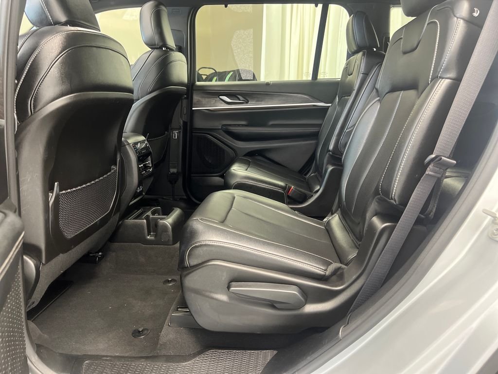 Used 2024 Silver Jeep Limited image 29