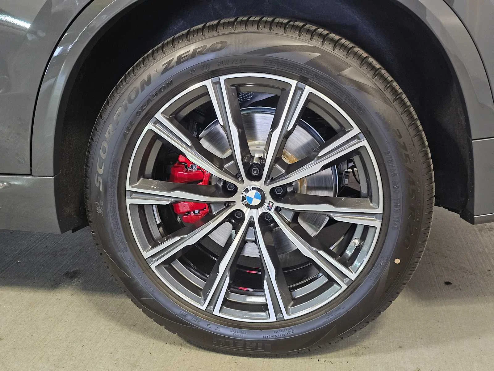 New 2026 Dravit Grey Metallic BMW xDrive40i image 8