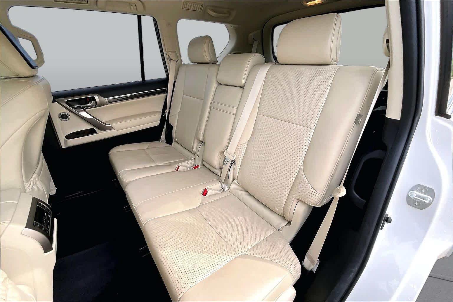 Used 2020 Starfire Pearl Lexus Luxury image 21