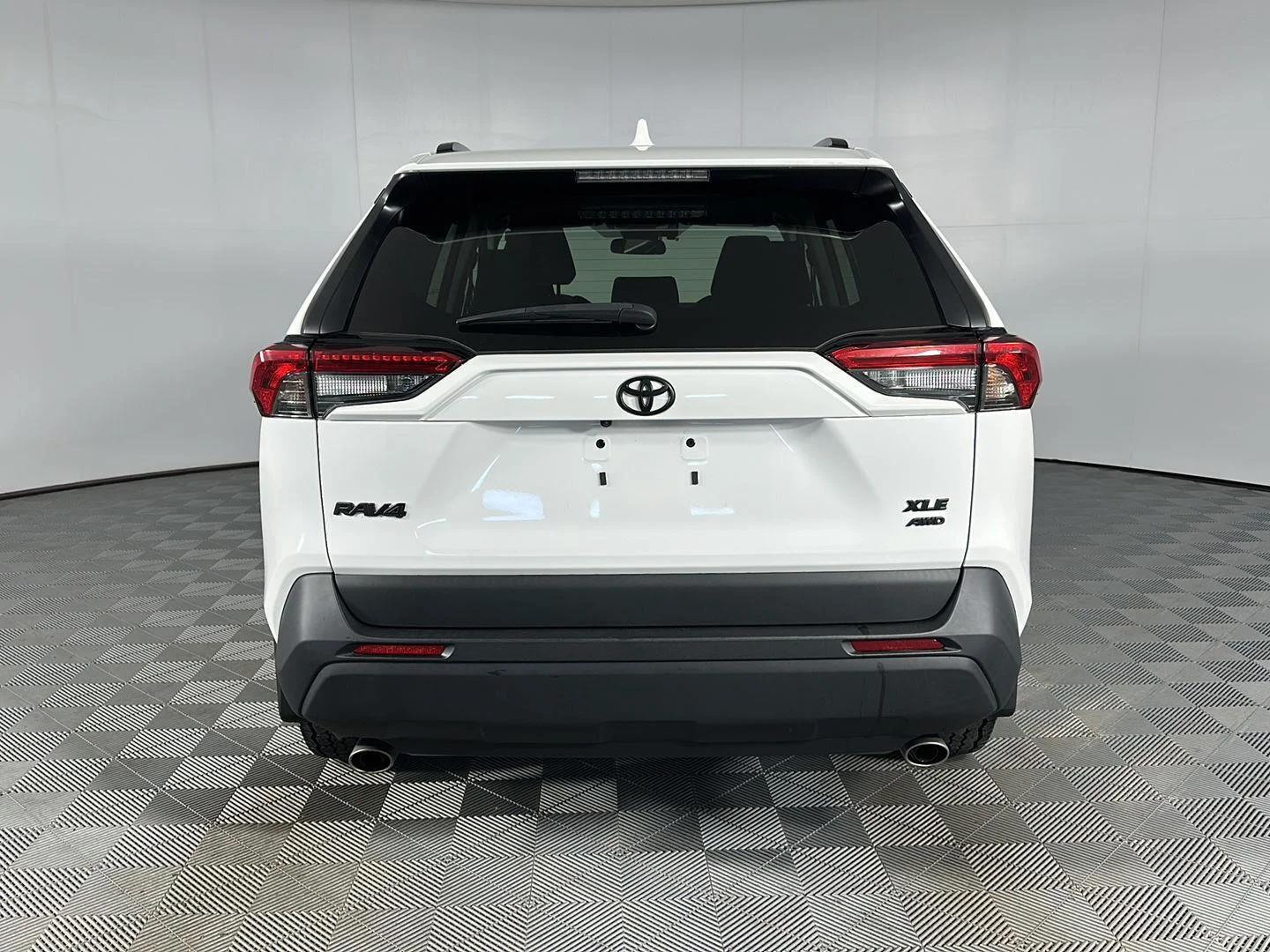 Used 2024 Ice Cap Toyota XLE image 22