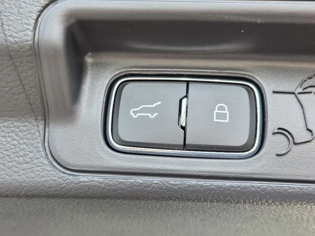 New 2026 Space White Metallic Ford Active image 9