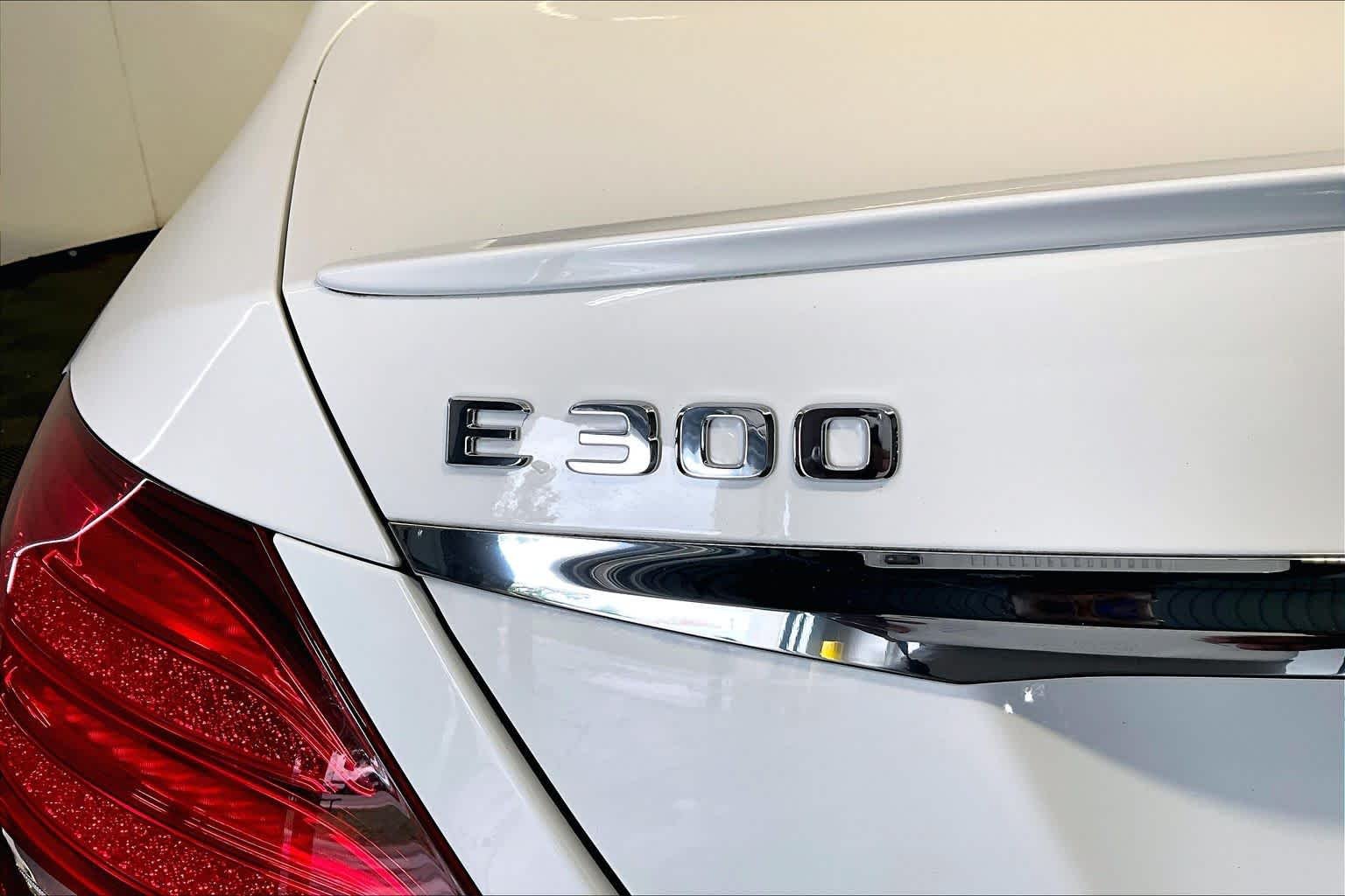 Used 2019 Polar White Mercedes-Benz E 300 image 32