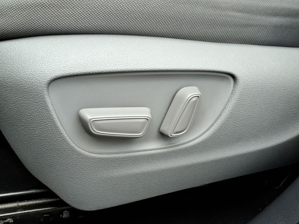 Used 2022 Midnight Black Metallic Toyota LE image 4