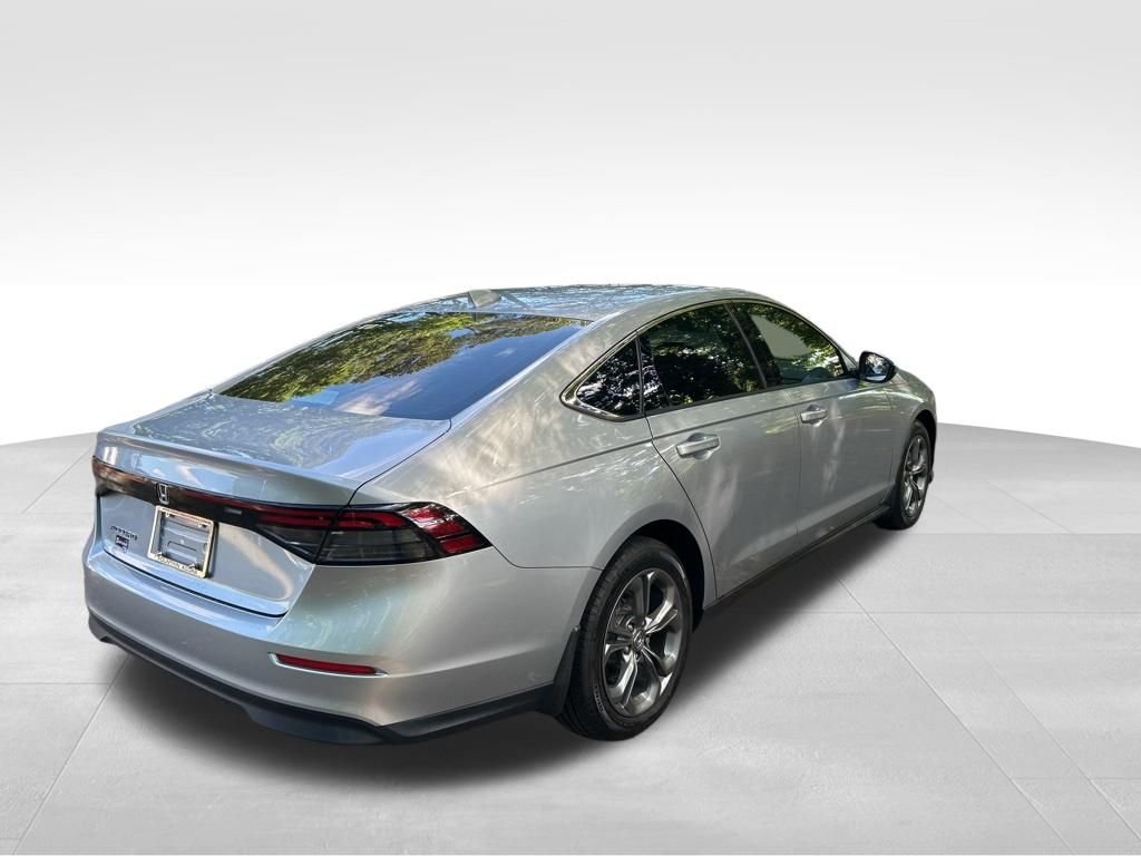 Used 2023 Silver Honda EX image 5