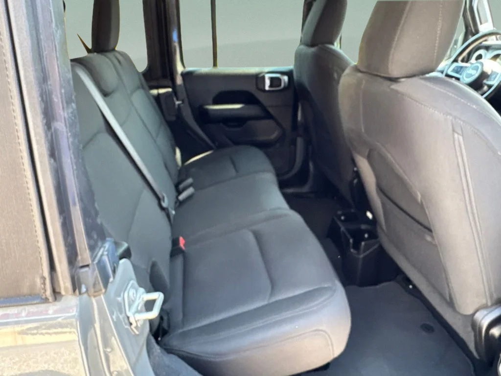 Used 2018 Sting-Gray Clearcoat Jeep Sahara image 30