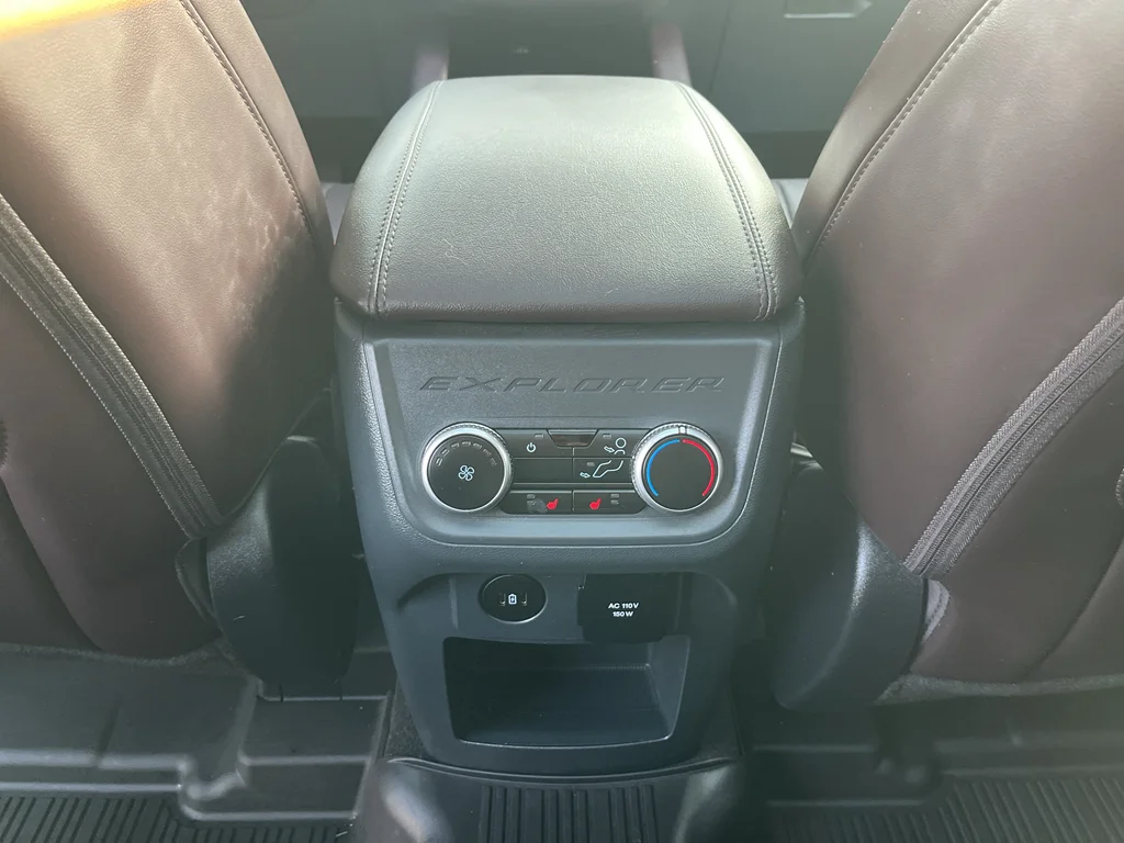 Used 2025 Carbonized Gray Metallic Ford Platinum image 22