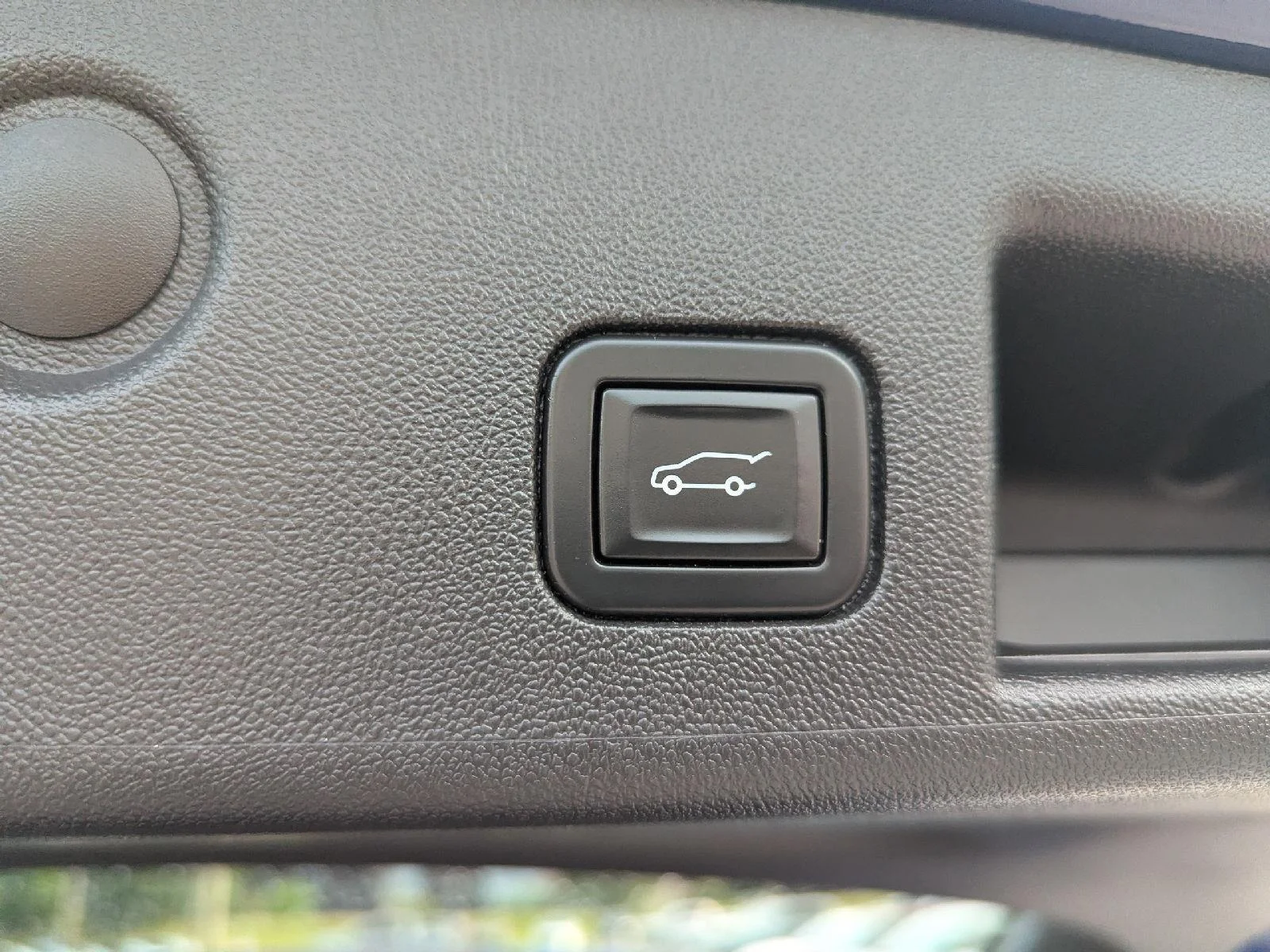 Used 2022 Blue Glow Metallic Chevrolet LT image 27