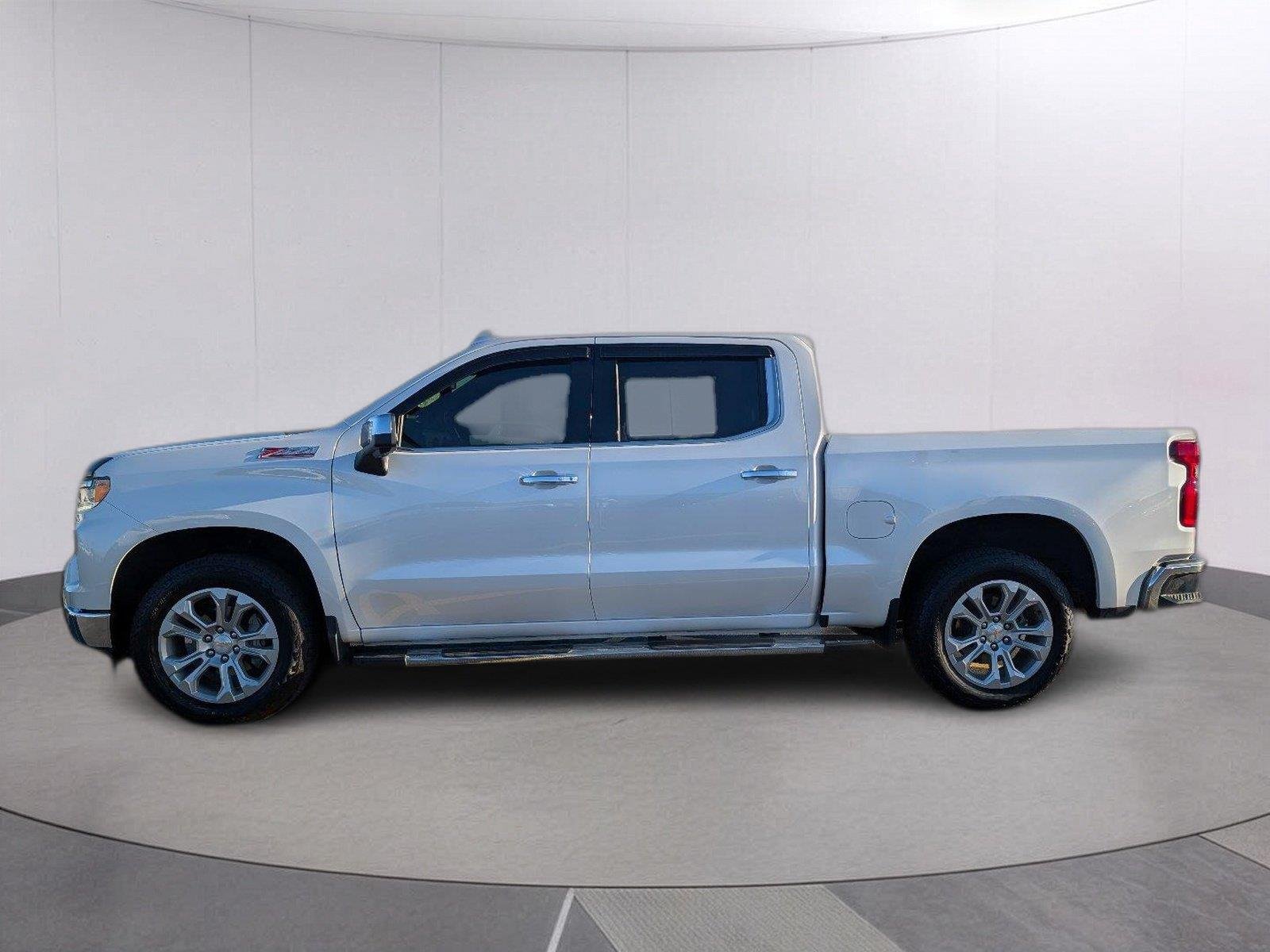 Used 2024 Iridescent Pearl Tricoat Chevrolet LTZ image 2