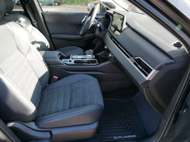 Certified Used 2026 Graphite Gray Mitsubishi SE image 8