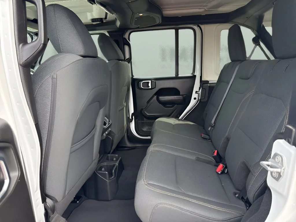 Used 2025 White Jeep Sport S image 11
