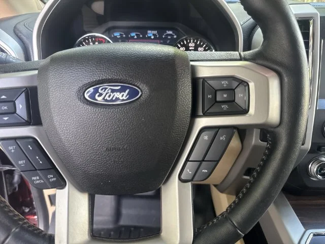 Used 2017  Ford Lariat image 18