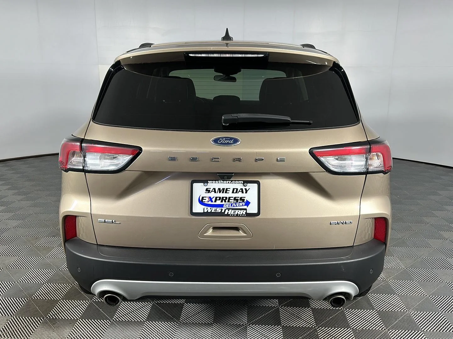Used 2021 Desert Gold Ford SEL image 8