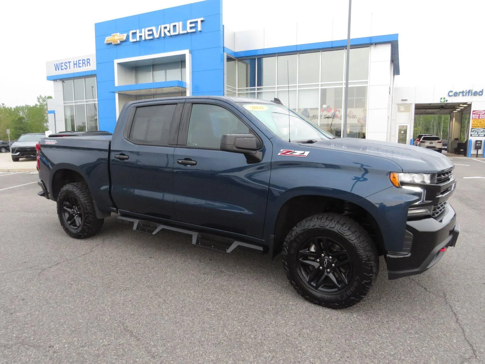Used 2021 NORTHSKY BLUE METALLIC Chevrolet LT Trail Boss image 5