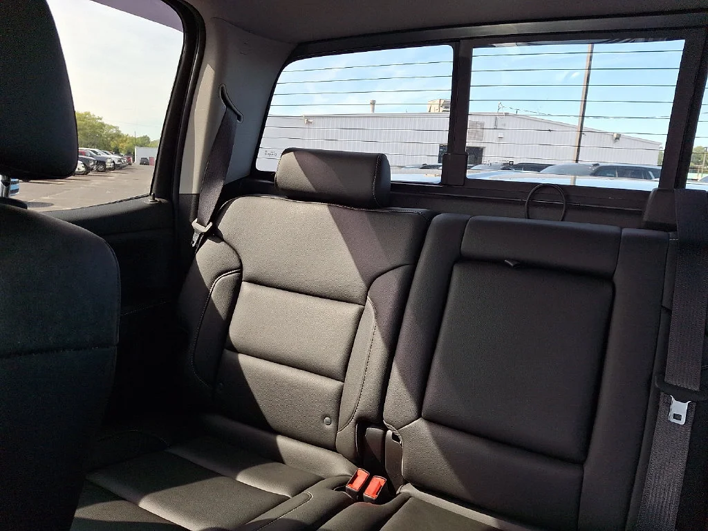 Used 2018 BLACK Chevrolet LT image 19