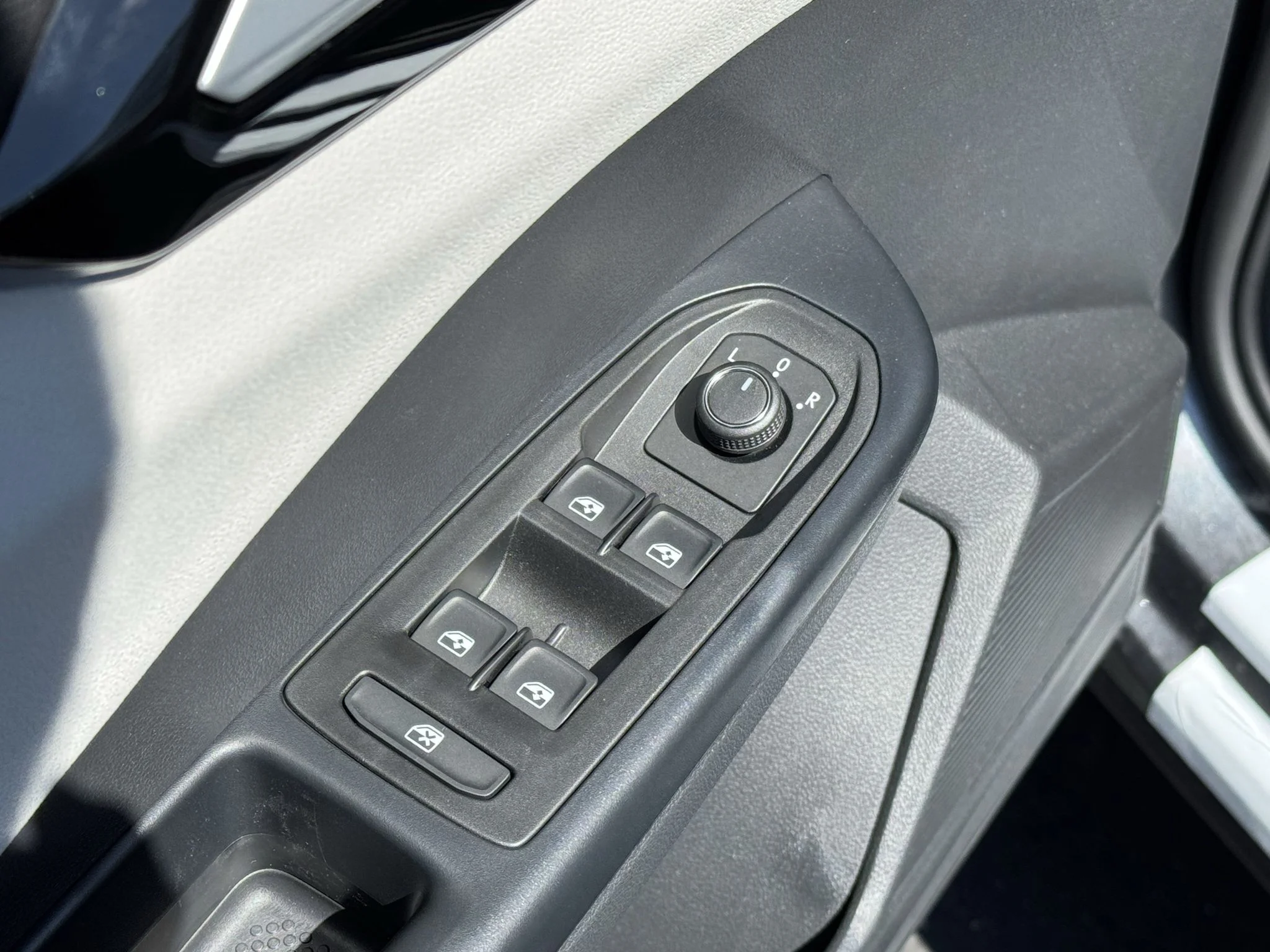 New 2026 Platinum Gray Metallic Volkswagen S image 13