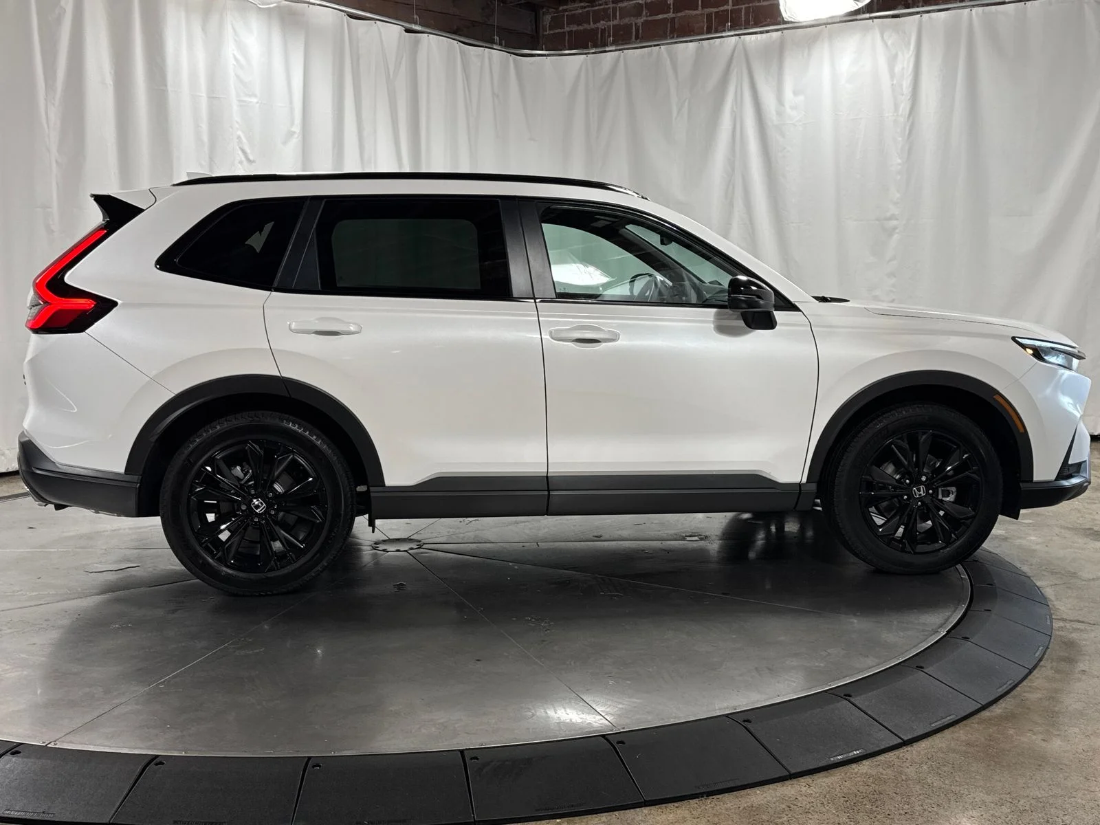 Used 2026 Platinum White Pearl Honda Sport Touring image 6