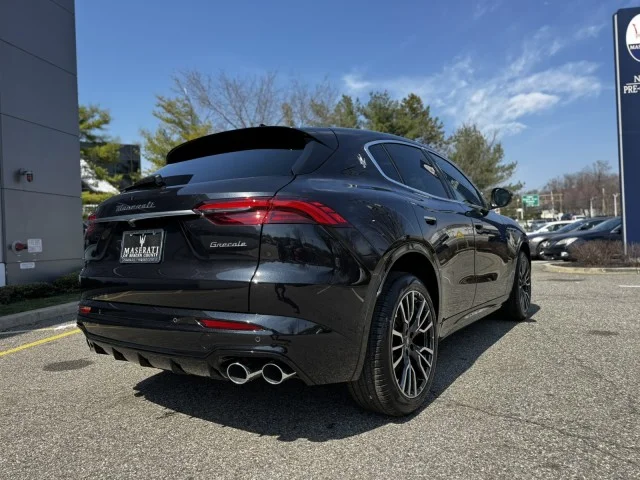 New 2025 Nero Tempesta Metallic Maserati Premium SPORT image 11