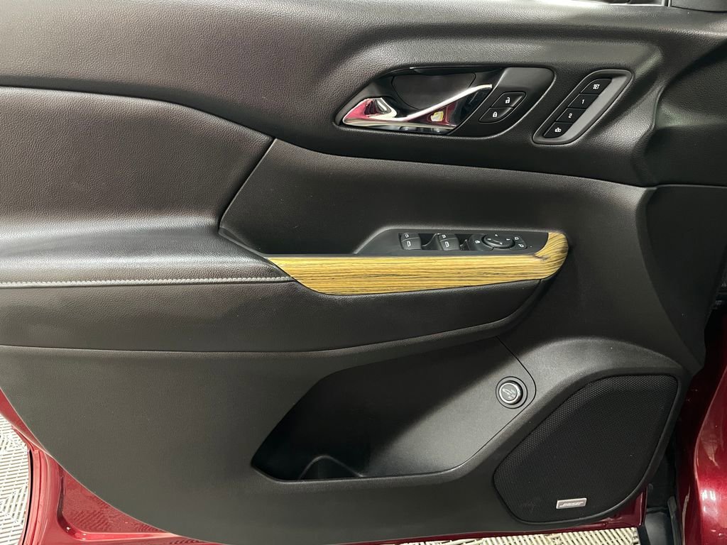 2018 GMC Acadia Denali - Photo 30