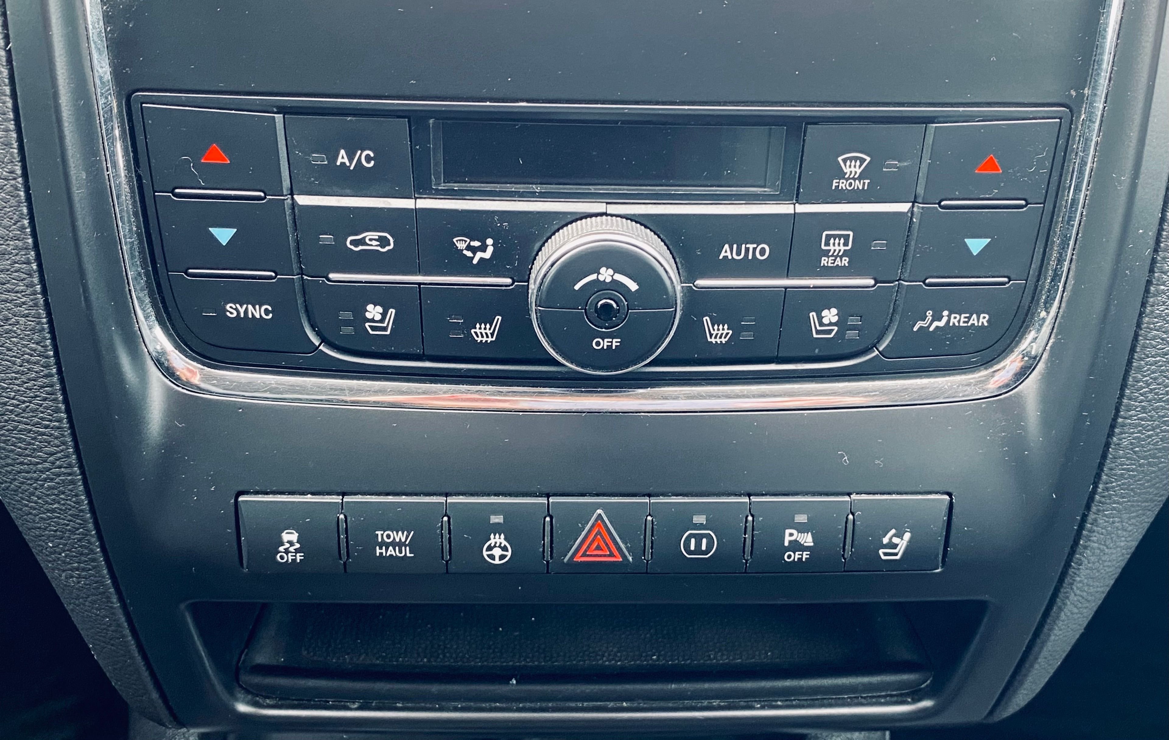 Used 2012 White Dodge Citadel image 18