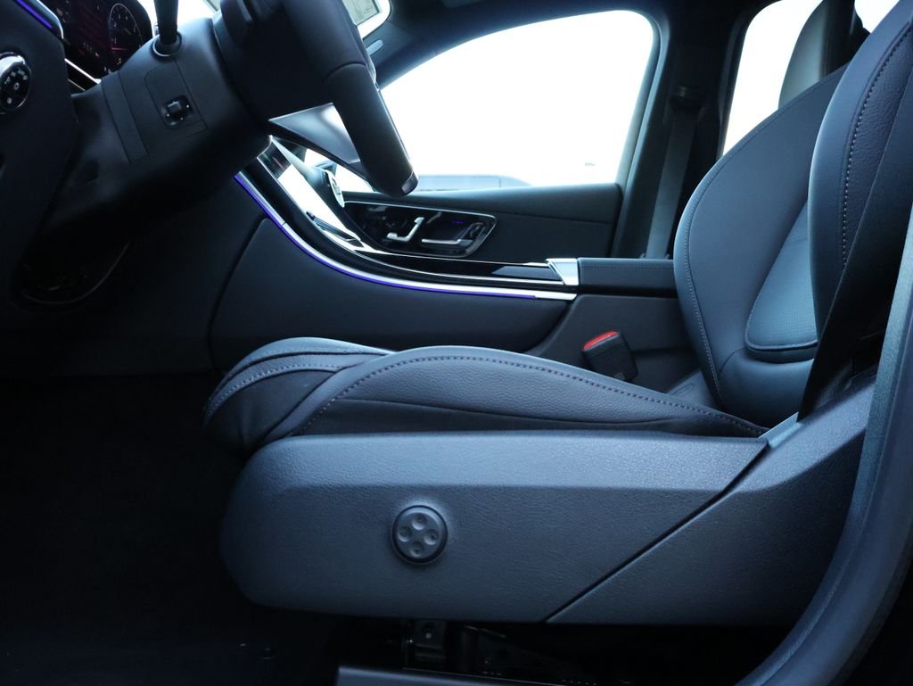New 2026 Black Mercedes-Benz GLC 300 image 39